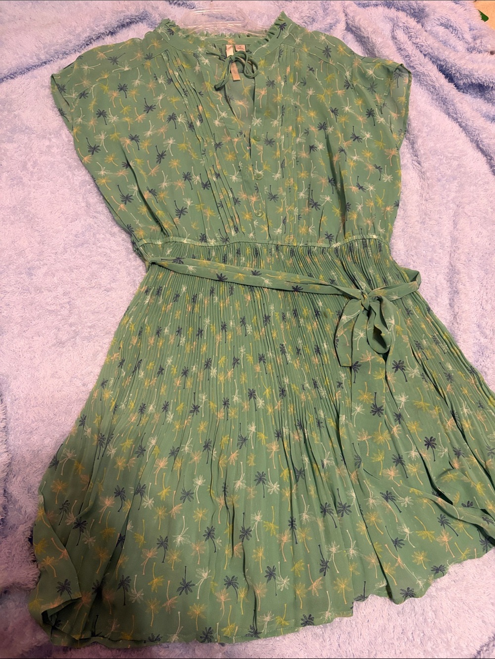 Green Palm-Print Pleated Tie-Waist Dress